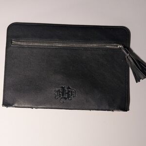 KVD | Flat Zip Pouch w Tassel | Vegan Leather